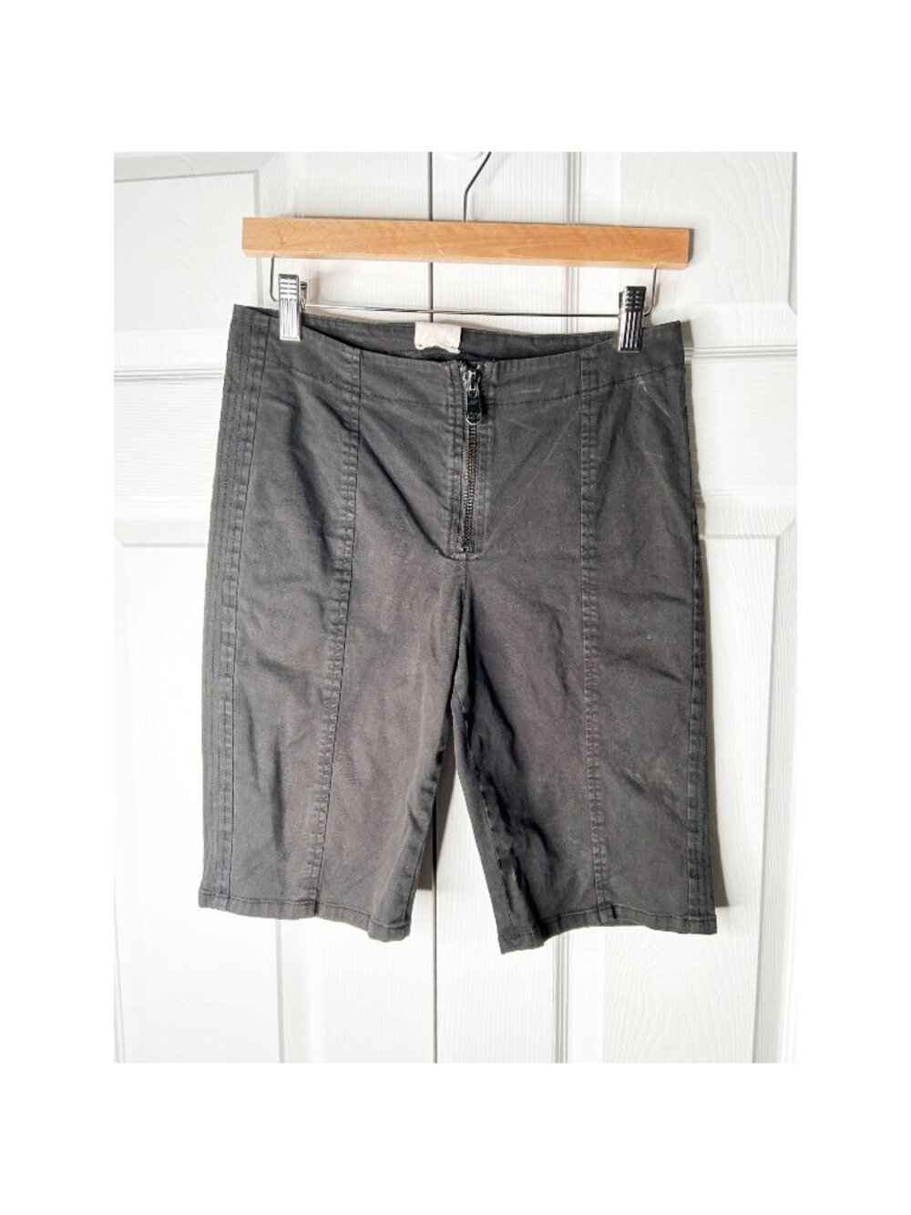 Cinq a Sept Alessa Black Twill Exposed Front Zip Bermuda Shorts Women's Size 4